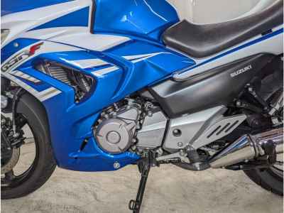 Suzuki GSR250F