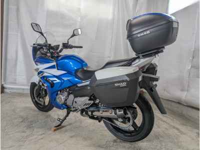 Suzuki GSR250F