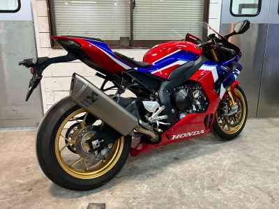 Honda CBR1000RR-R FB SP 2023