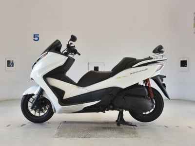 Honda Forza SI