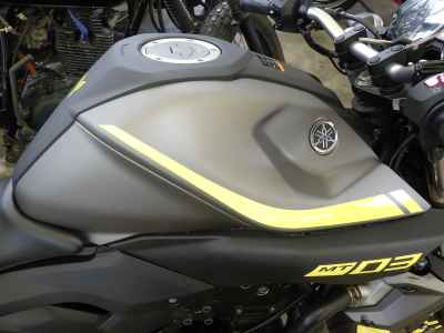 Yamaha YZF-R25 2015