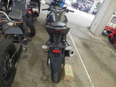 Yamaha YZF-R25 2015
