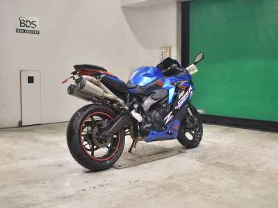 Kawasaki Ninja ZX-25R 2022