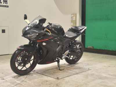 Yamaha YZF-R25 2016