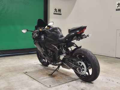 Kawasaki Ninja ZX-25R 2022
