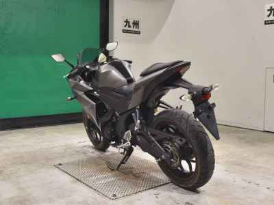 Yamaha YZF-R25 2016