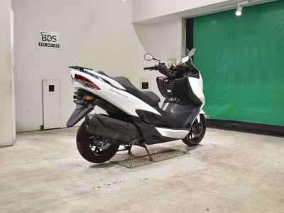 Suzuki Burgman 400