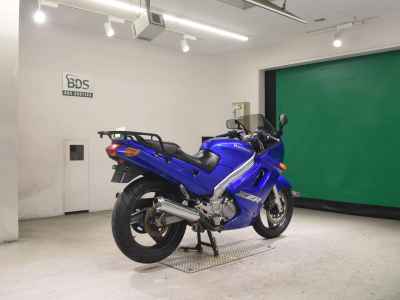 Kawasaki ZZR250 2005