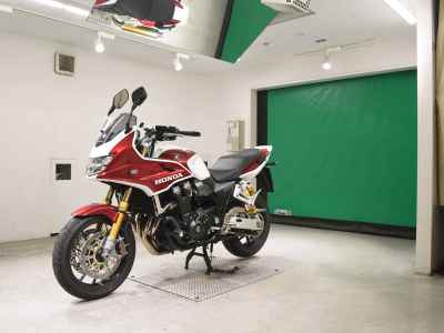 Honda CB1300 Super Boldor 2025