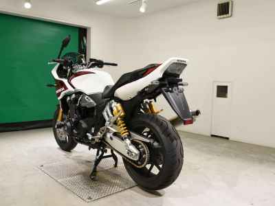 Honda CB1300 Super Boldor 2025