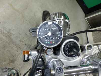 Yamaha SR400 2018