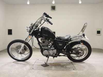 Yamaha SR400 2018