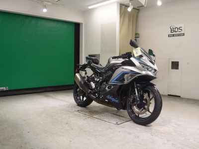 Kawasaki Ninja ZX-25R SE 2023