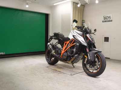 KTM 1290 Super Duke R 2021