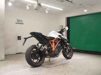 KTM 1290 Super Duke R 2021