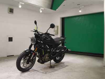 Husqvarna Svartpilen 401 2025