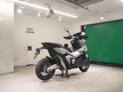 Honda X-Adv 750 2025