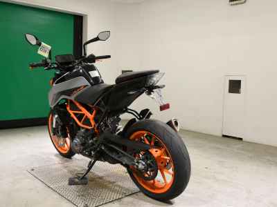 KTM 390 Duke 2021