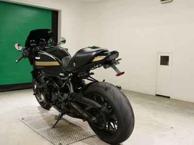 Kawasaki Z900RS 2021