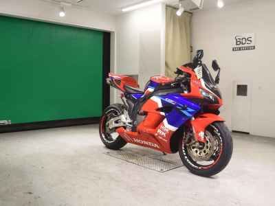 Honda CBR1000RR 2005
