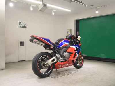 Honda CBR1000RR 2005