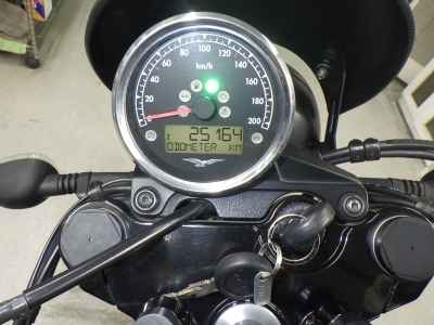 Moto Guzzi V7 2019