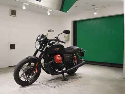 Moto Guzzi V7 2019