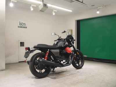 Moto Guzzi V7 2019
