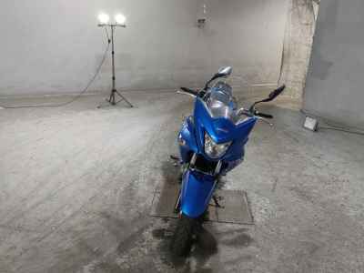 Suzuki GSR250F