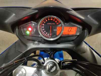 Suzuki GSR250F