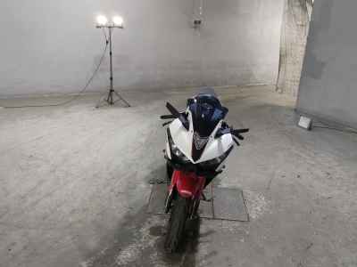 Yamaha YZF-R25 2016