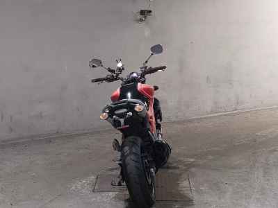 Suzuki Gladius SFV400 2011