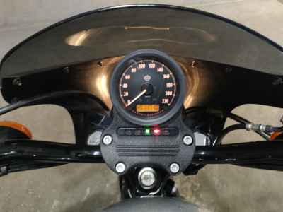 Harley-Davidson Sportster Iron XL883N 2014