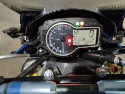 Suzuki GSR750 2015