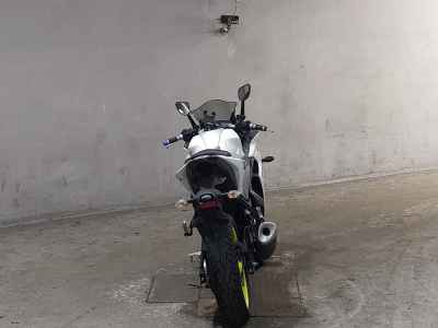 Yamaha YZF-R25 2018