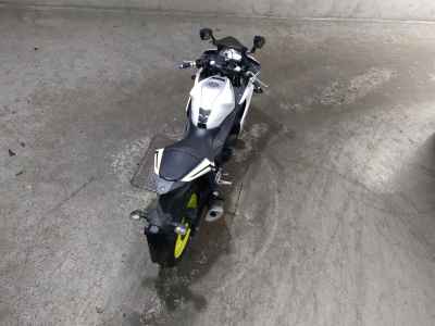 Yamaha YZF-R25 2018