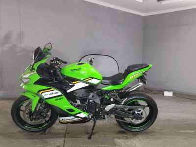 Kawasaki Ninja ZX-4RR 2024