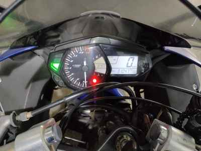 Yamaha YZF-R25 2015