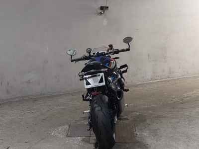 BMW M1000R 2024