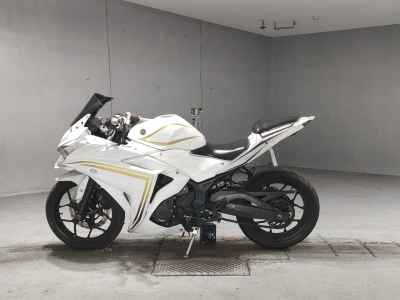 Yamaha YZF-R25 2015