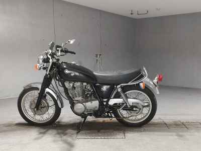 Yamaha SR400