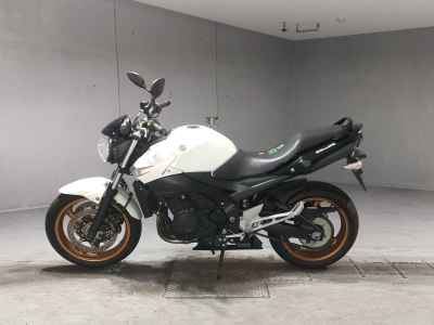 Suzuki GSR400 2011