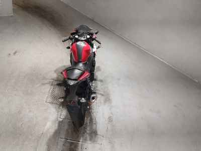 Yamaha YZF-R25
