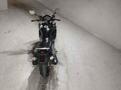 Suzuki GSR250F