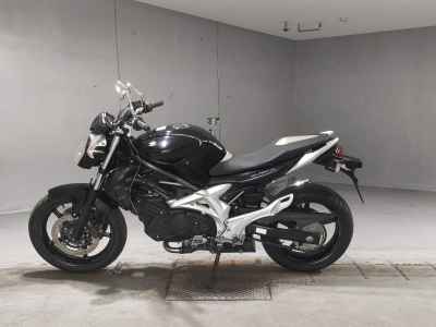 Suzuki Gladius SFV400 2010