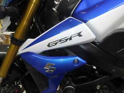 Suzuki GSR750 2016