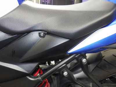 Suzuki GSR750 2016
