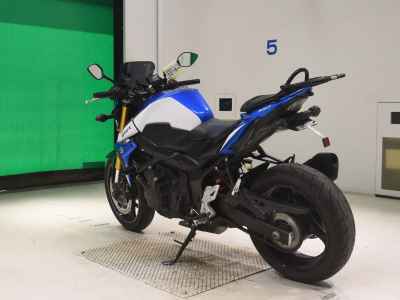 Suzuki GSR750 2016