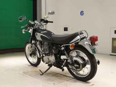Yamaha SR400 2022