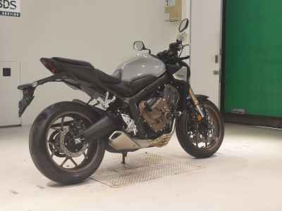 Honda CB650R E-Clutch 2024